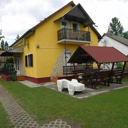 Holiday Home In Balatonmariafuerdo 19426 Exteriör bild