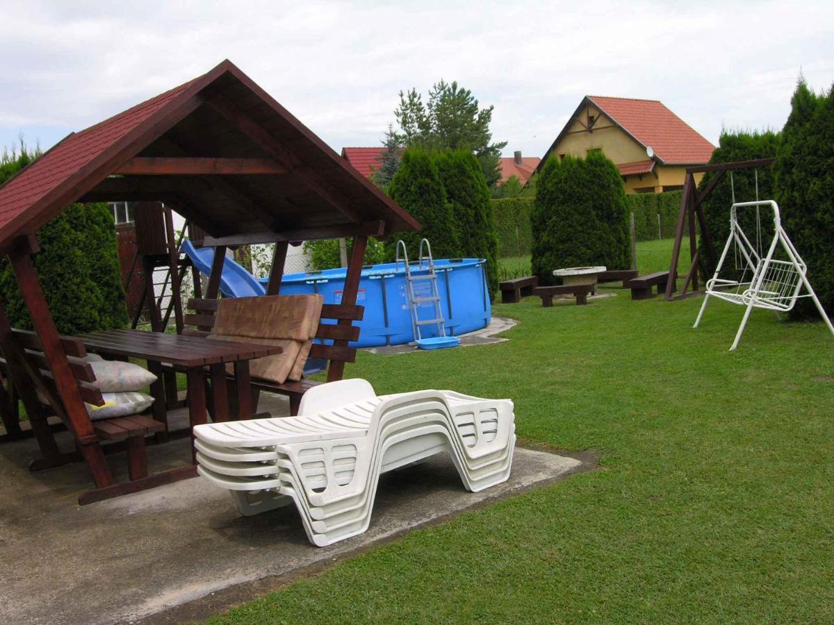 Holiday Home In Balatonmariafuerdo 19426 Exteriör bild
